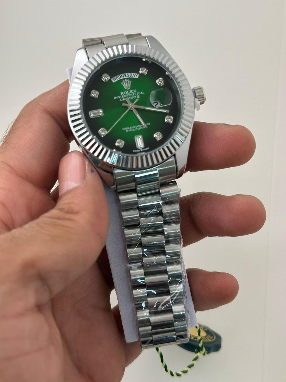 Luxury Green Dial Silver Analog Watch