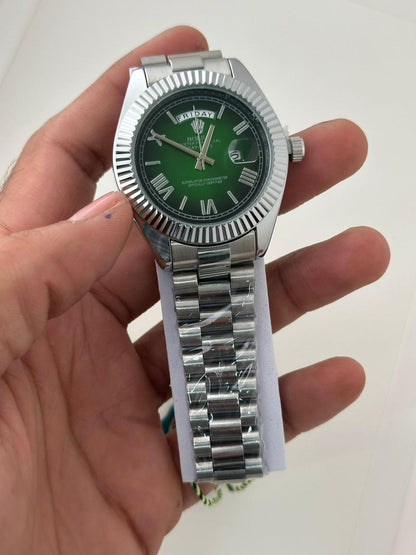 Luxury Green Dial Silver Analog Watch