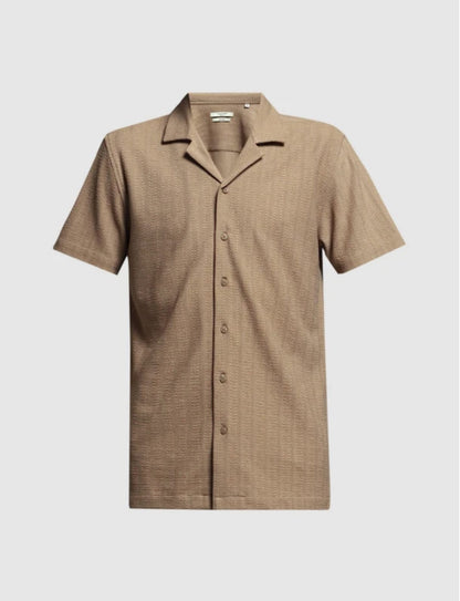 short sleeve shirt